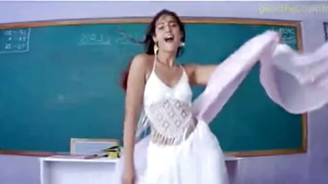 অভিনব ছবির সঙ্গে বাংলা xxx sex সে তলায় মেড আছে
