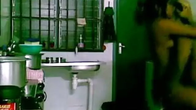তিনি নিজেকে আদর করা শুরু বাংলাদেশী মেয়েদের sex করেন এবং দুইবার সমাপ্ত.