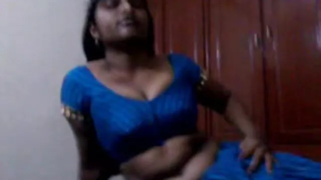 আমাদের প্রথম চলচ্চিত্র (এলাইতিক) বাংলা কথা বলা xxx video