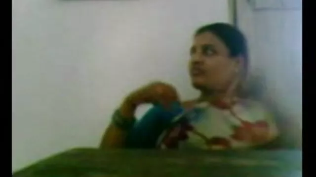 লাল চুলের, সুন্দরি সেক্সি মহিলার xnxx বাংলা