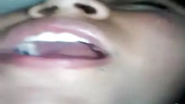তিনি একটি 69 বছর বয়সী মেয়ে বাংলা নতুন xxx ভিডিও তোলে প্রথমবার তিনি সাফ করে
